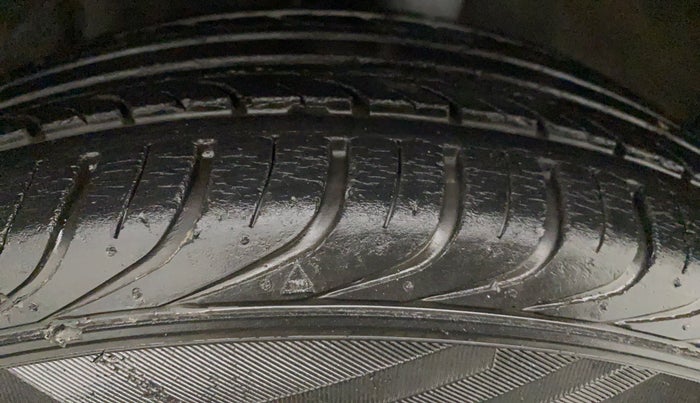 2010 Hyundai i20 MAGNA 1.2, Petrol, Manual, 46,364 km, Right Rear Tyre Tread