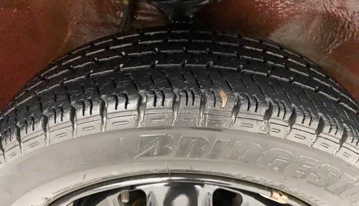 2015 Maruti Alto K10 VXI P, Petrol, Manual, 26,551 km, Right Front Tyre Tread