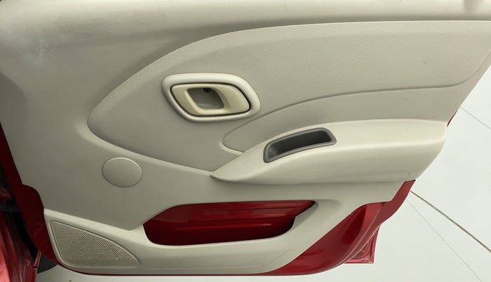 2016 Datsun Redi Go T, Petrol, Manual, 67,332 km, Driver Side Door Panels Controls
