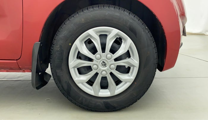 2016 Datsun Redi Go T, Petrol, Manual, 67,332 km, Right Front Tyre