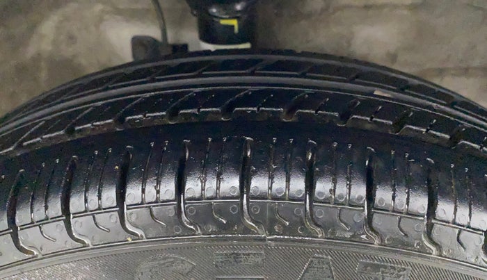 2016 Maruti Wagon R 1.0 LXI, Petrol, Manual, 25,881 km, Right Front Tyre Tread
