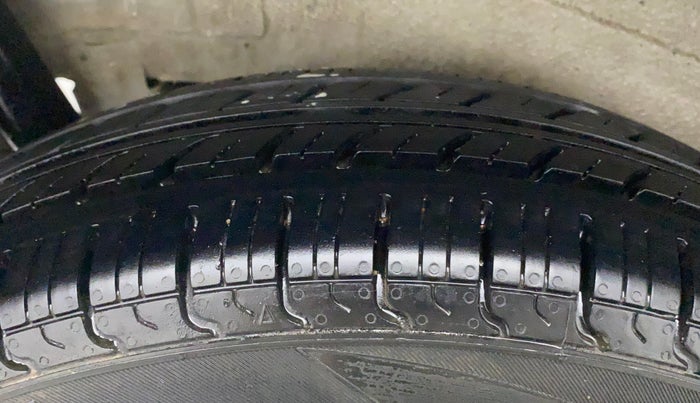 2016 Maruti Wagon R 1.0 LXI, Petrol, Manual, 25,881 km, Right Rear Tyre Tread