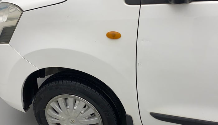 2016 Maruti Wagon R 1.0 LXI, Petrol, Manual, 25,881 km, Left fender - Slight discoloration