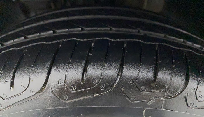 2019 Tata Tiago XZ PETROL, CNG, Manual, 73,411 km, Left Front Tyre Tread