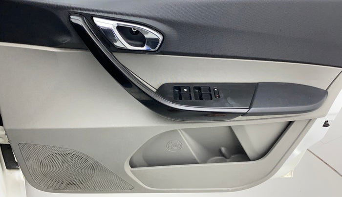 2019 Tata Tiago XZ PETROL, CNG, Manual, 73,411 km, Driver Side Door Panels Control