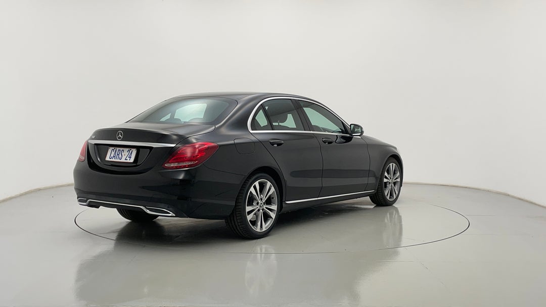 Right Back Diagonal (45- Degree) View