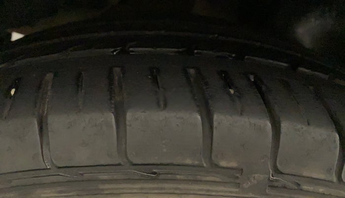 2019 Hyundai Creta SX AT 1.6 PETROL, Petrol, Automatic, 27,487 km, Right Rear Tyre Tread