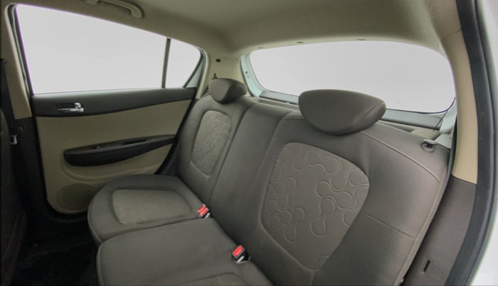 2011 Hyundai i20 SPORTZ 1.2 O, Petrol, Manual, 47,564 km, Right Side Rear Door Cabin