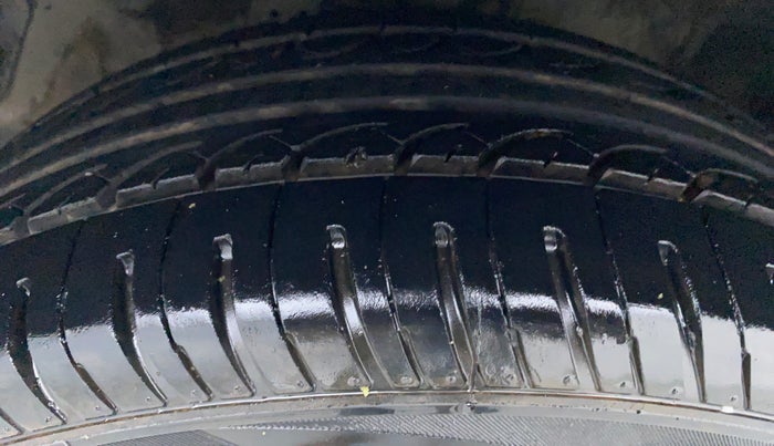 2011 Hyundai i20 SPORTZ 1.2 O, Petrol, Manual, 47,564 km, Left Front Tyre Tread