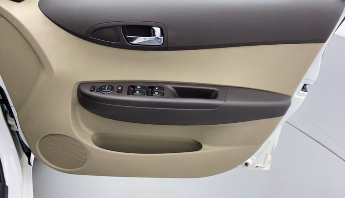 2011 Hyundai i20 SPORTZ 1.2 O, Petrol, Manual, 47,564 km, Driver Side Door Panels Control