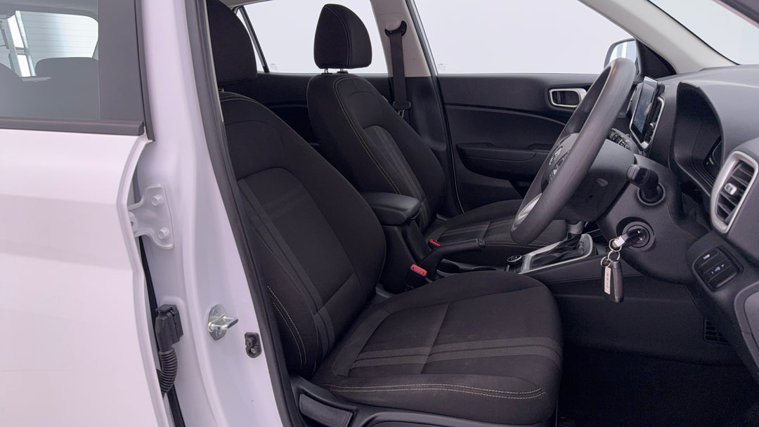 2023 Hyundai Venue Venue, Automatic, 72707 km, Right Side Front Door Cabin View