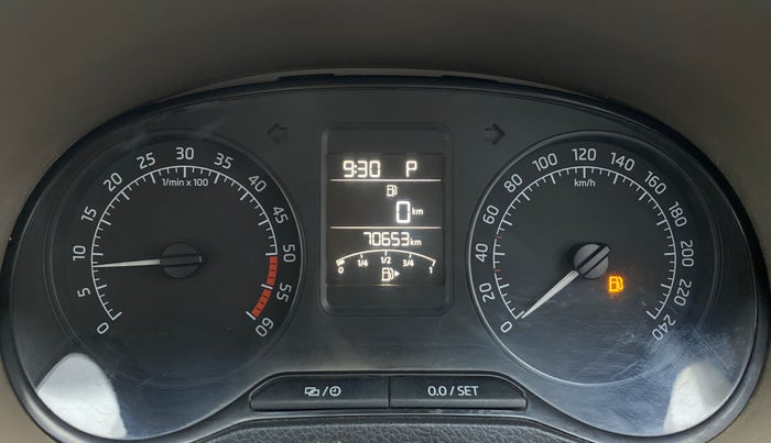 2015 Skoda Rapid 1.5 TDI AT  Ambition Plus, Diesel, Automatic, 70,352 km, Odometer Image