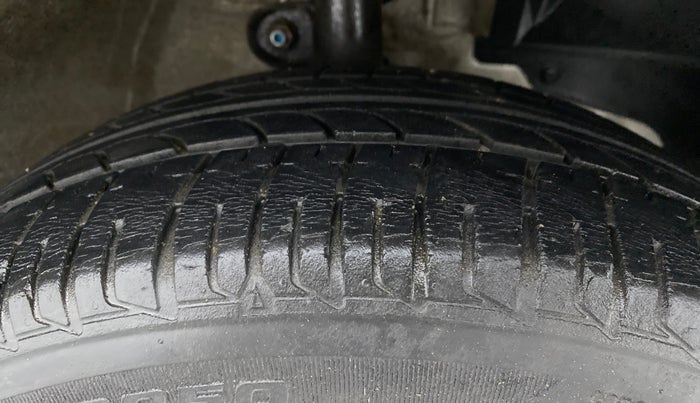 2018 Mahindra KUV 100 NXT K6+ P 6 STR, Petrol, Manual, 22,986 km, Right Front Tyre Tread