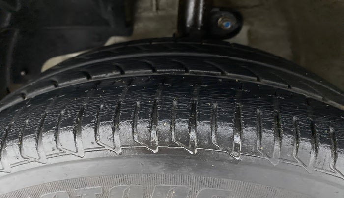 2018 Mahindra KUV 100 NXT K6+ P 6 STR, Petrol, Manual, 22,986 km, Left Front Tyre Tread