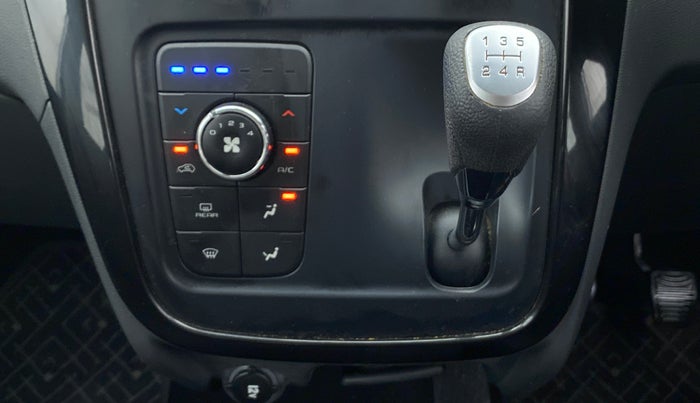2018 Mahindra KUV 100 NXT K6+ P 6 STR, Petrol, Manual, 22,986 km, Gear Lever