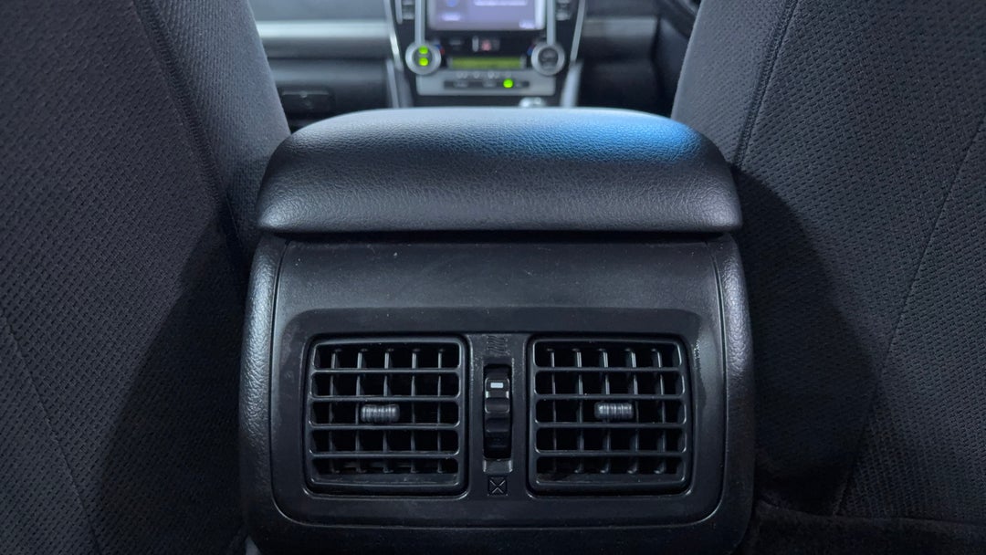 2017 Toyota Camry Atara S, Automatic, 115034 km, Rear A/C Vent