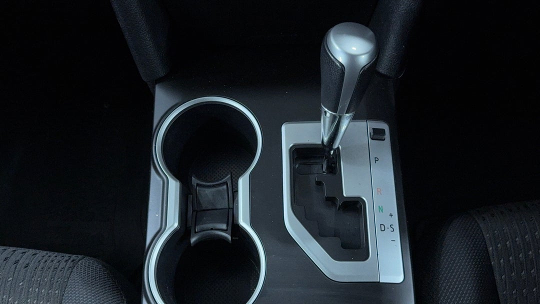 2017 Toyota Camry Atara S, Automatic, 115034 km, Gear Lever 