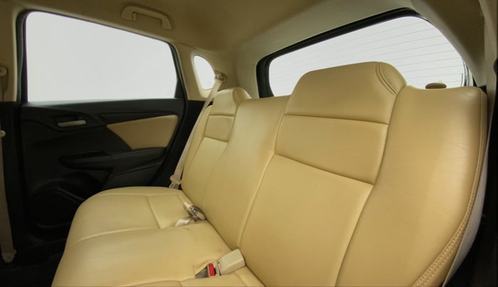 2018 Honda Jazz 1.2 V MT, Petrol, Manual, 28,083 km, Right Side Rear Door Cabin
