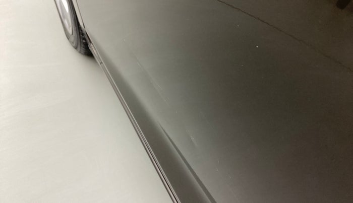 2018 Honda Jazz 1.2 V MT, Petrol, Manual, 28,083 km, Front passenger door - Slightly dented