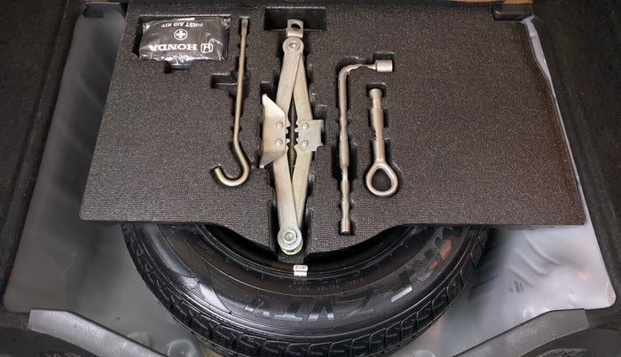 2018 Honda Jazz 1.2 V MT, Petrol, Manual, 28,083 km, Spare Tyre