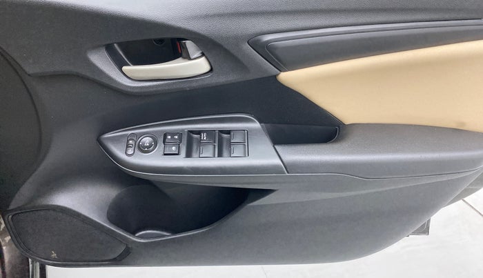 2018 Honda Jazz 1.2 V MT, Petrol, Manual, 28,083 km, Driver Side Door Panels Control