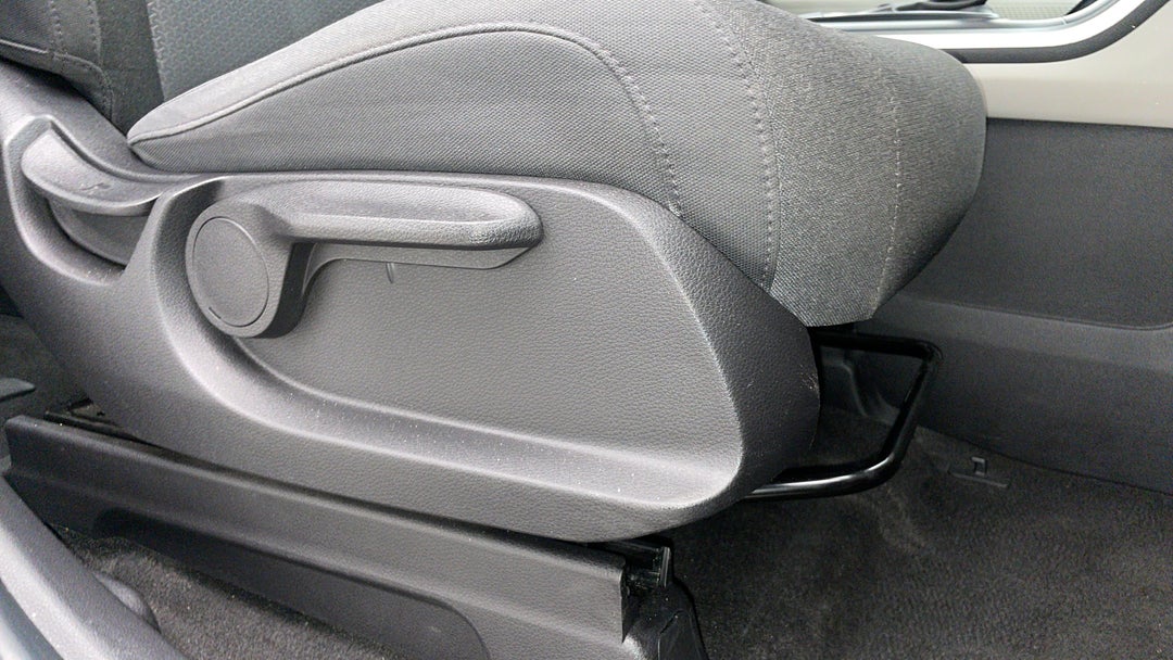 2023 Kia Carnival S, Automatic, 57522 km, Drivers Side Adjustment Panel