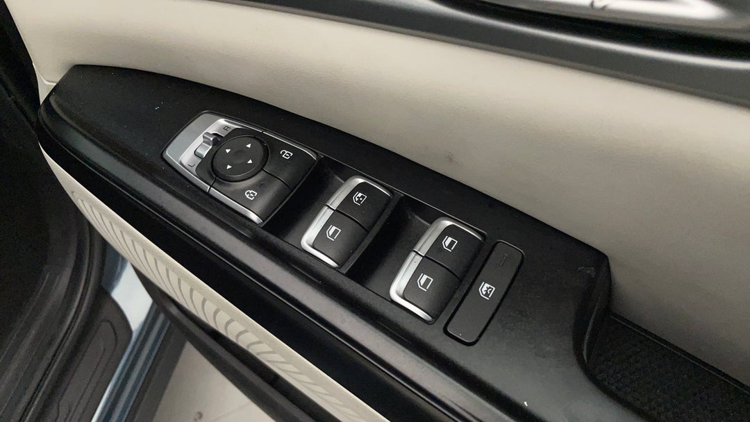 2023 Kia Carnival S, Automatic, 57522 km, Drivers Side Door Panel Controls
