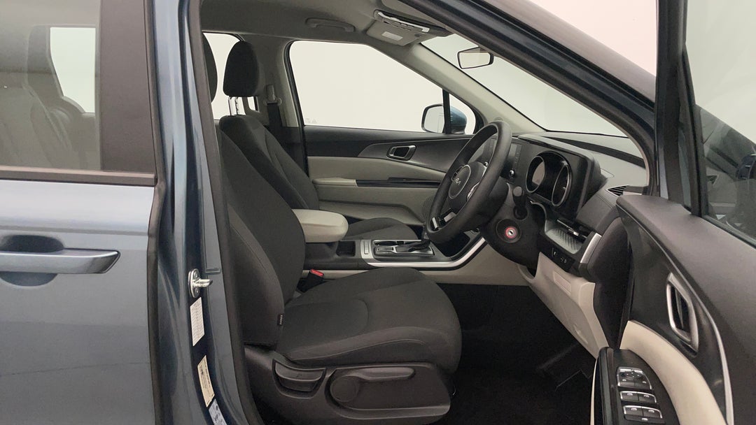 2023 Kia Carnival S, Automatic, 57522 km, Right Side Front Door Cabin View