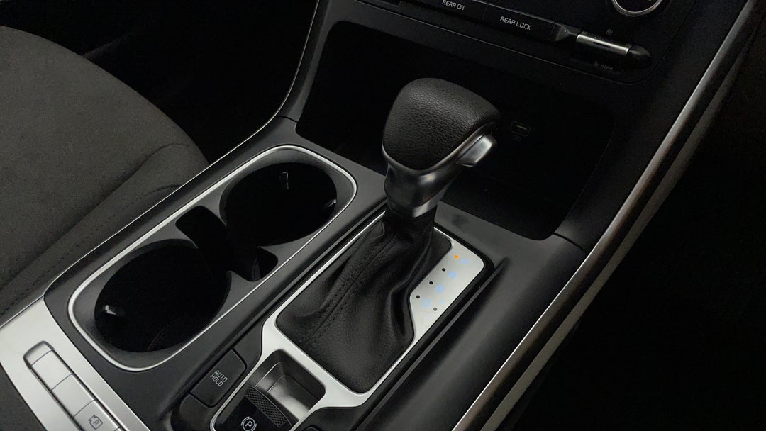 2023 Kia Carnival S, Automatic, 57522 km, Gear Lever 