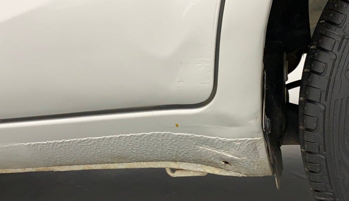 2014 Maruti Ritz VDI Elate Limited Edition, Diesel, Manual, 75,072 km, Left running board - Paint has minor damage