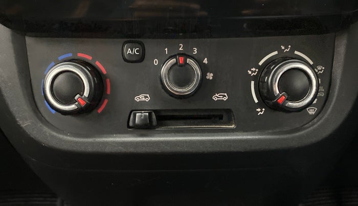 2020 Renault Kwid CLIMBER 1.0 AMT (O), Petrol, Automatic, 9,676 km, Dashboard - Air Re-circulation knob is not working