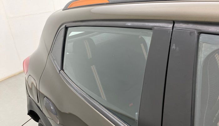2020 Renault Kwid CLIMBER 1.0 AMT (O), Petrol, Automatic, 9,676 km, Right rear door - Door visor damaged