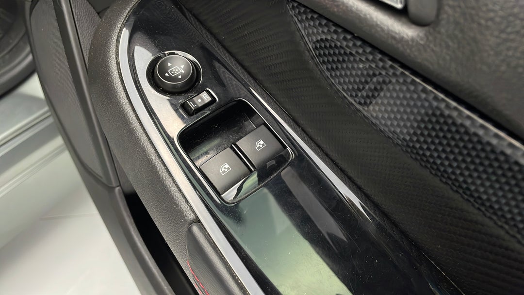 2015 Holden Ute Sv6 Storm, Automatic, 102446 km, Drivers Side Door Panel Controls