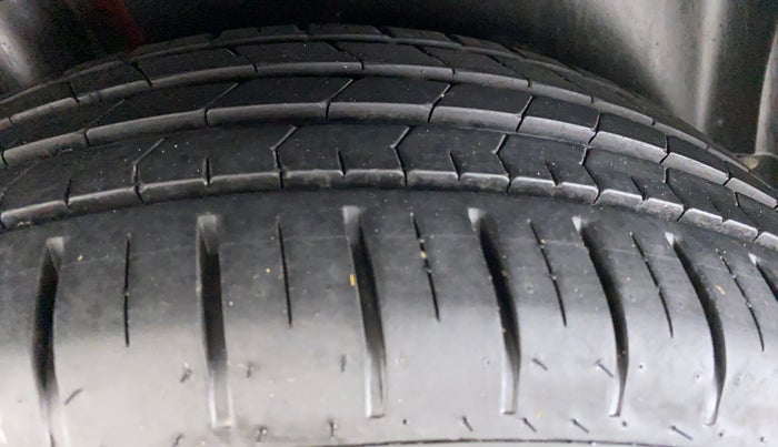 2022 Skoda KUSHAQ ACTIVE 1.0 TSI MT, Petrol, Manual, 13,624 km, Right Rear Tyre Tread