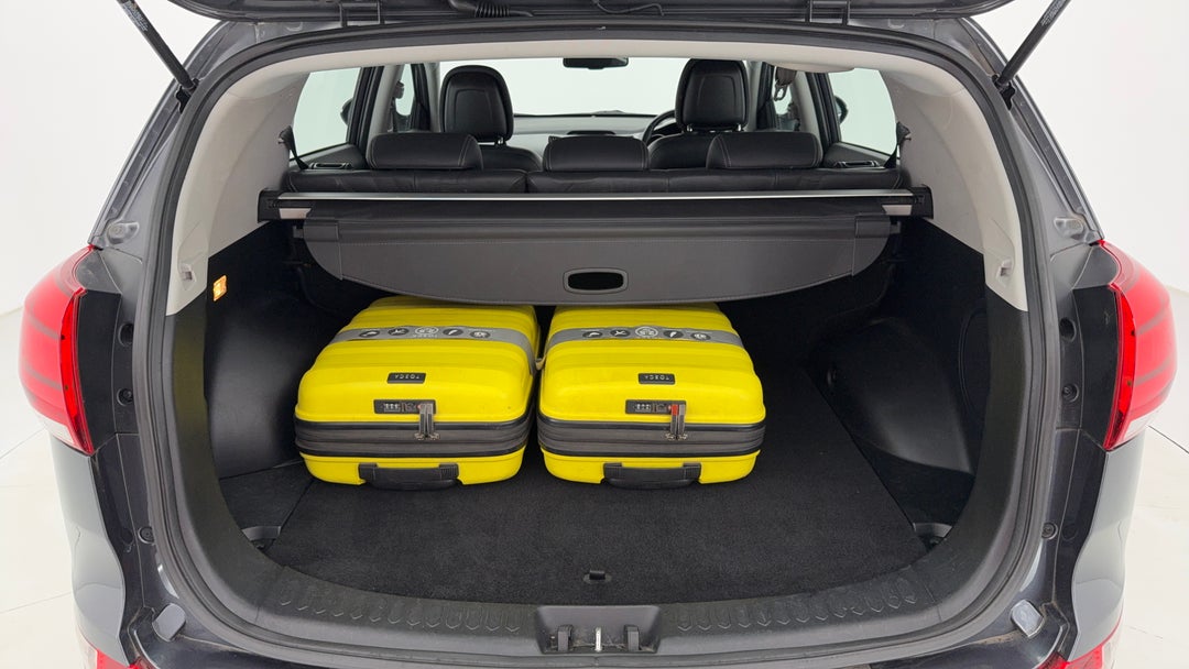 2014 Kia Sportage Sli (AWD), Automatic, 76152 km, Boot Inside View with Luggage