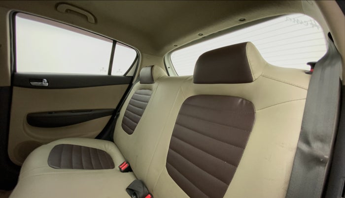 2014 Hyundai i20 MAGNA O 1.2, Petrol, Manual, 52,661 km, Right Side Rear Door Cabin