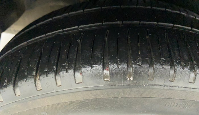 2014 Maruti Ertiga ZDI, Diesel, Manual, 93,611 km, Right Rear Tyre Tread