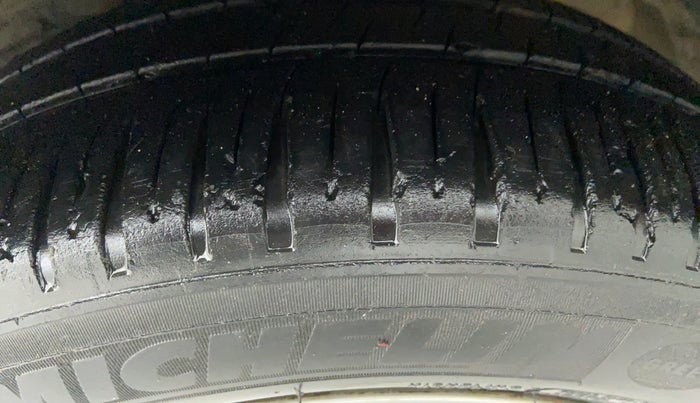 2014 Maruti Ertiga ZDI, Diesel, Manual, 93,611 km, Left Front Tyre Tread