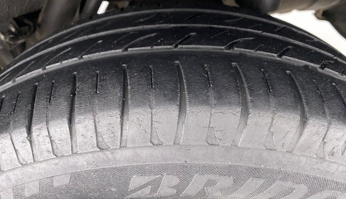 2016 Mahindra Kuv100 K8 D 6 STR, Diesel, Manual, 53,681 km, Left Rear Tyre Tread
