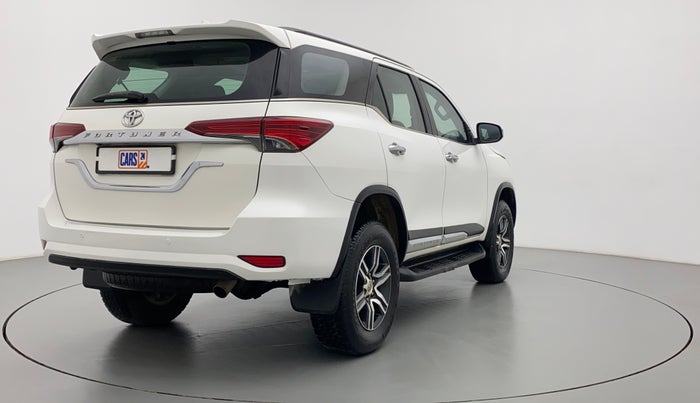 2017 Toyota Fortuner 2.8 4X2 AT, Diesel, Automatic, 1,16,742 km, Right Back Diagonal