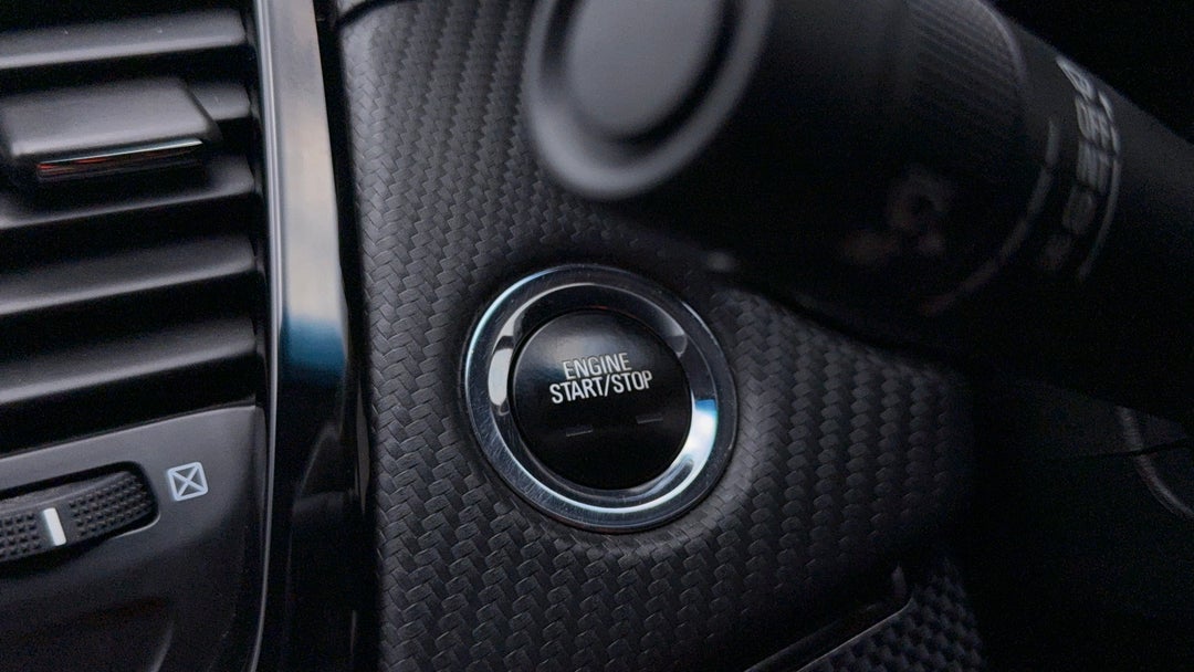 2016 Holden Commodore Sv6 Black Edition, Automatic, 144043 km, Keyless / Button Start