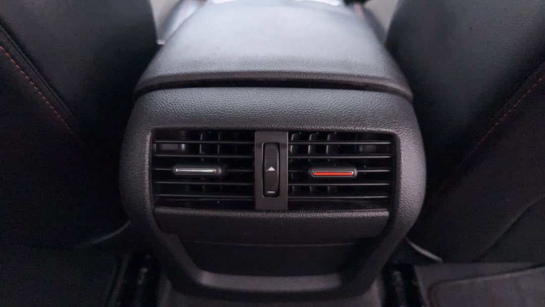 2016 Holden Commodore Sv6 Black Edition, Automatic, 144043 km, Rear A/C Vent