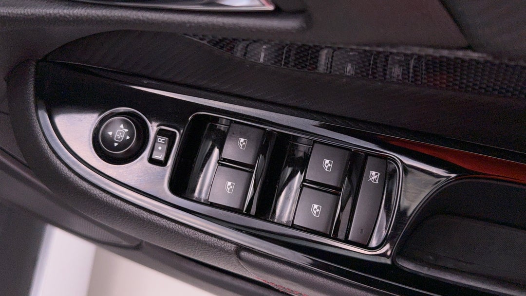 2016 Holden Commodore Sv6 Black Edition, Automatic, 144043 km, Drivers Side Door Panel Controls