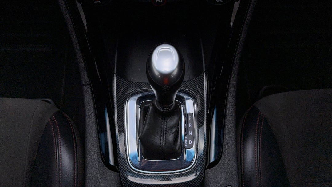 2016 Holden Commodore Sv6 Black Edition, Automatic, 144043 km, Gear Lever 