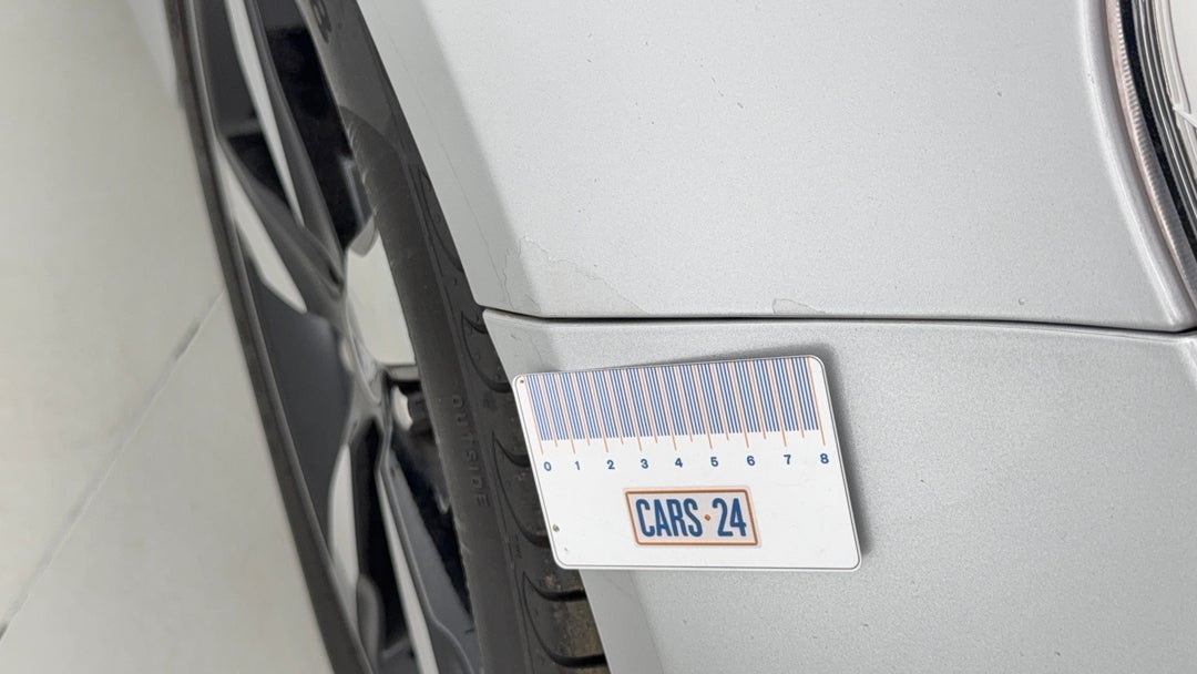 2016 Holden Commodore Sv6 Black Edition, Automatic, 144043 km, Quarter Panel Front RHS Guard Paint flaking