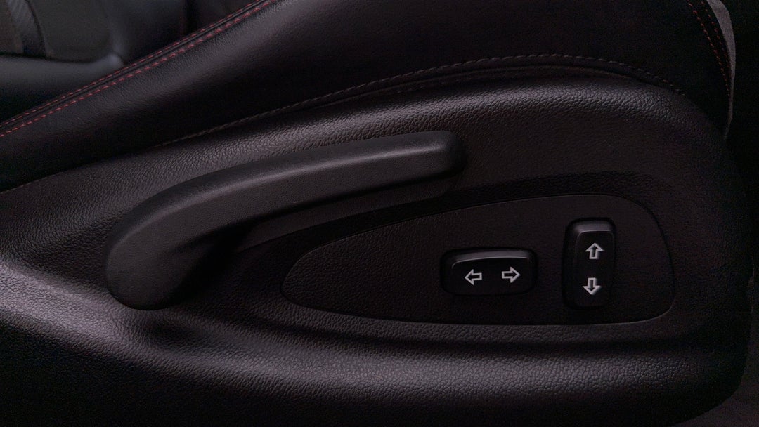 2016 Holden Commodore Sv6 Black Edition, Automatic, 144043 km, Drivers Side Adjustment Panel