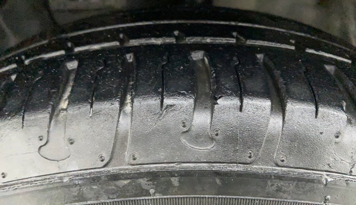 2015 Hyundai Elite i20 MAGNA 1.4 CRDI, Diesel, Manual, 54,237 km, Left Front Tyre Tread
