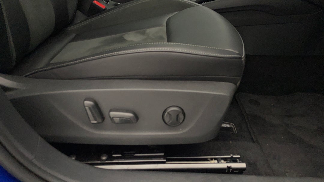 2021 SKODA Kamiq 110tsi Limited Edition, Automatic, 16222 km, Drivers Side Adjustment Panel