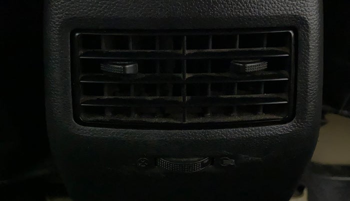 2017 Hyundai Elite i20 ASTA 1.2 (O), Petrol, Manual, 87,384 km, Rear AC Vents
