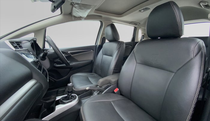2017 Honda WR-V 1.5 i-DTEC VX MT, Diesel, Manual, 53,017 km, Right Side Front Door Cabin View